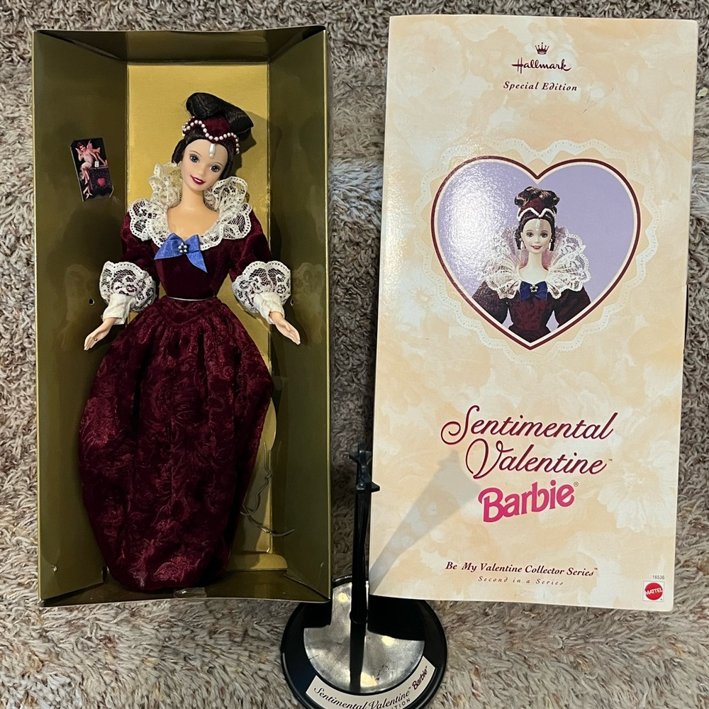 1996- Sentinmental Valentine Barbie
Be My Valentine Series -Second in Series